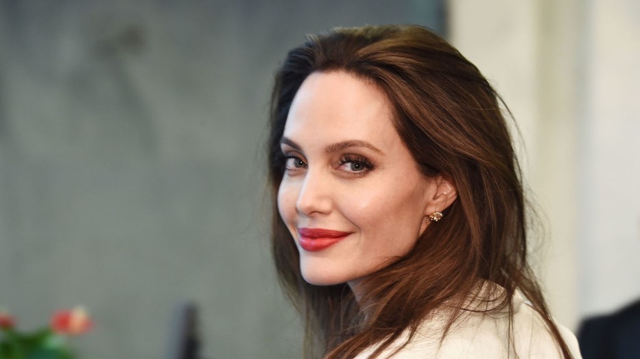 Nem gondoltuk volna, hogy ő Angelina Jolie asszisztense
