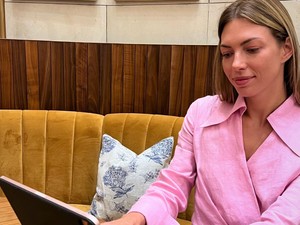 Nincs vagányabb egy rózsaszín szettnél, viseld bátran az irodában is!