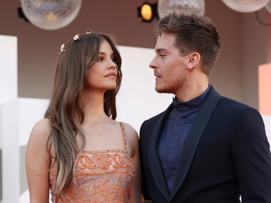 Palvin Barbara és Dylan Sprouse fotója olyan forró, hogy perzsel