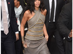 Melyik Rihanna igazi arca?