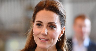 Ritka, mint a fehér holló: Kate Middleton nadrágban, és szupervagány