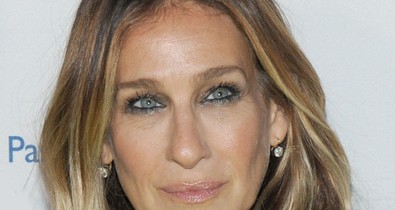 Sarah Jessica Parker isteni bársonyruhában