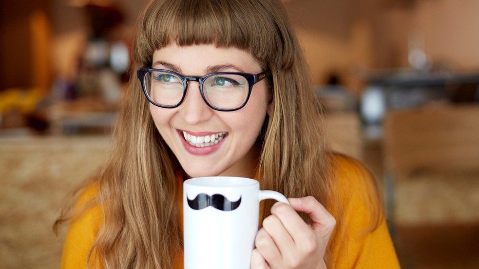 Az ébredést követő azonnali koffeinfogyasztás megzavarhatja a kortizol természetes ciklusát.