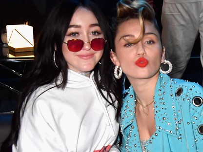 Noah Cyrus elmondta, mennyire gyűlöli, hogy Miley árnyékában kellett felnőnie