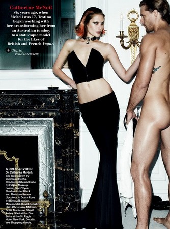 Catherine McNeil és alulöltözött udvarlója