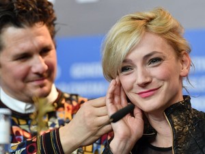 Nagy Ervin ikerbabáival pózol új fotóján, és kizárt, hogy ma látunk édesebbet ennél!