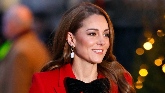 Ilyen volt Katalin hercegné első karácsonya a királyi családdal: már akkor is sugárzóan gyönyörű volt Vilmos herceg felesége