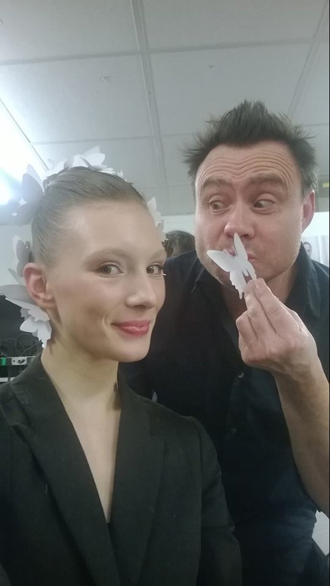 Cuki backstage pillanat.