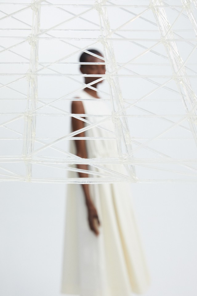 A COS egy elképesztően különleges kollaborációt hozott létre Arthur Mamou-Mani építésszel