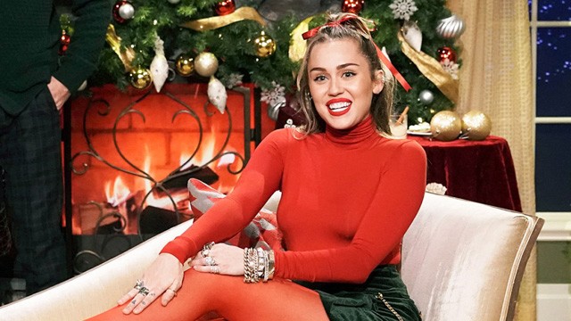Miley Cyrus Santa Baby