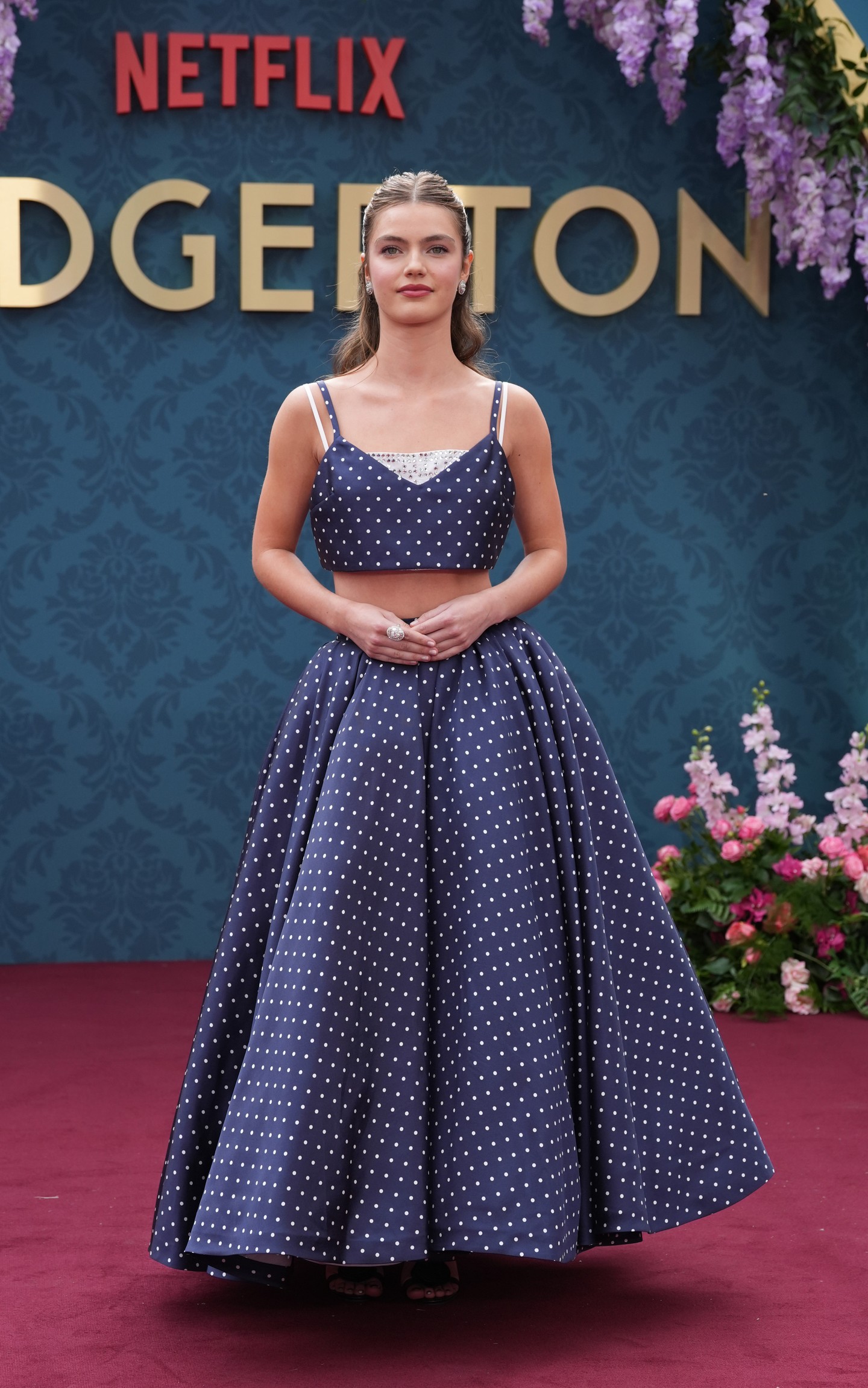 A Bridgerton sztárjai mindenkit elvarázsoltak a vörös szőnyegen 