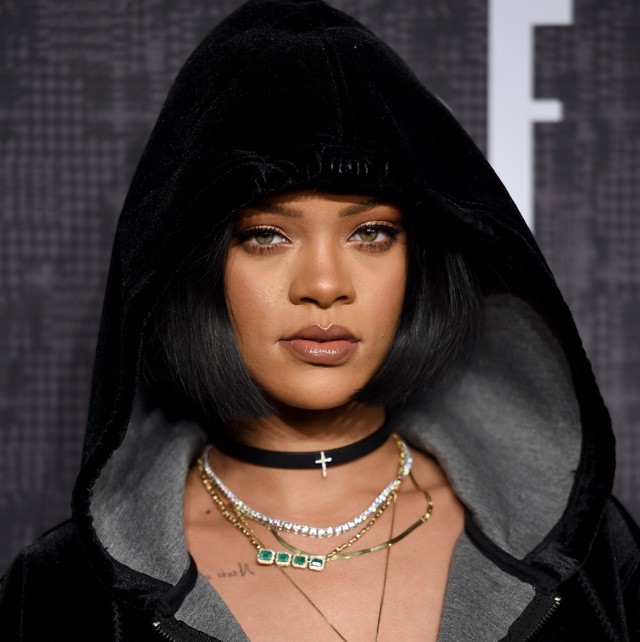 30 év: 30 eszméletlen frizura Rihannától!
