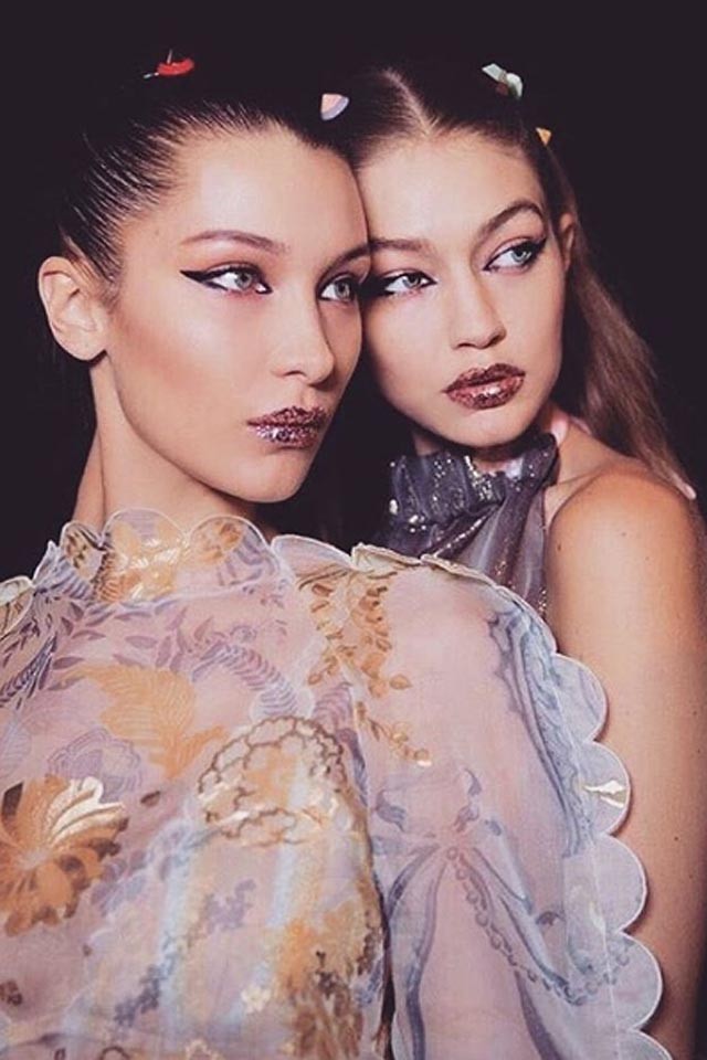 Gigi Hadid, Bella Hadid glitter Fendi