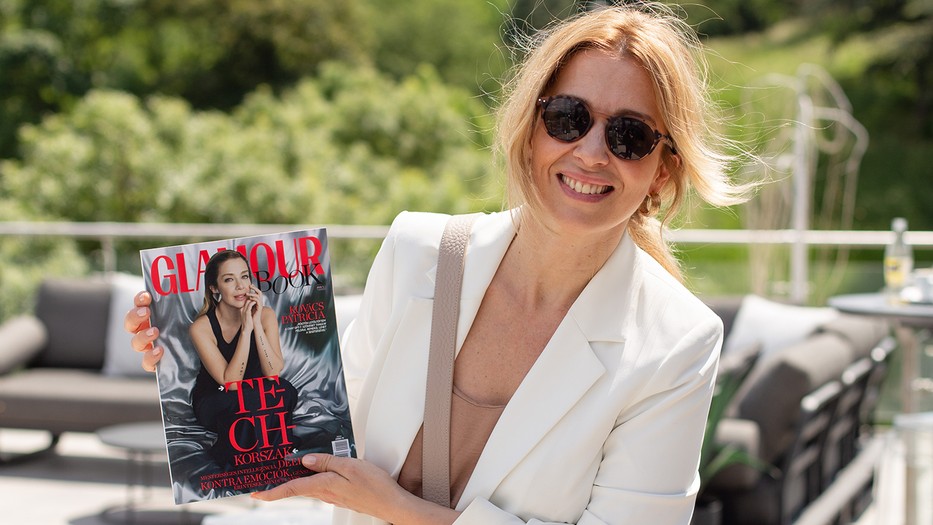 Még nem szerezted be a legújabb GLAMOUR Bookot, ami a technológia jegyében készült? Akkor itt az idő!