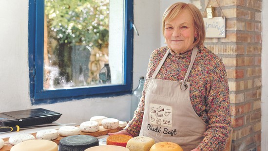 Rákospalotától Moszkván át Kubáig, fordítástól a sajtműhelyig - Pásztó Eszter mesébe illő életét neked is meg kell ismerned