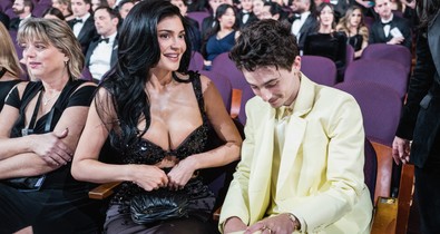 Timothée Chalamet és Kylie Jenner szerelme beragyogta az Oscar-gálát: minden érintésüktől és csókjuktól izzott a levegő