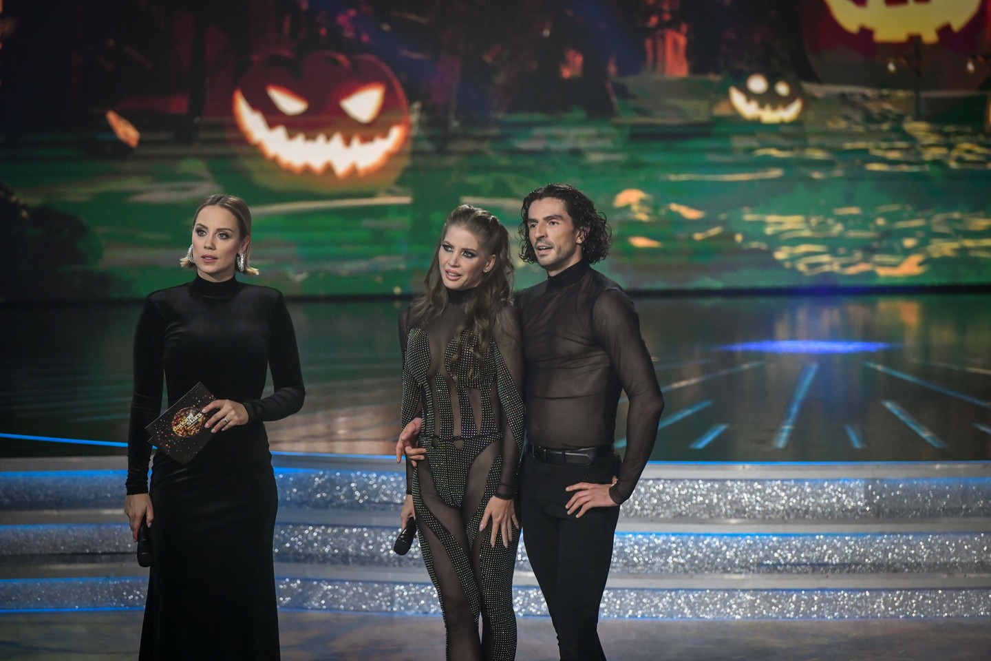 Szabó Zsófi meztelen-szettjéből csak úgy árad a szabadság és a magabiztosság 