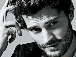 Nyugalom! Jamie Dornan nem megy sehova