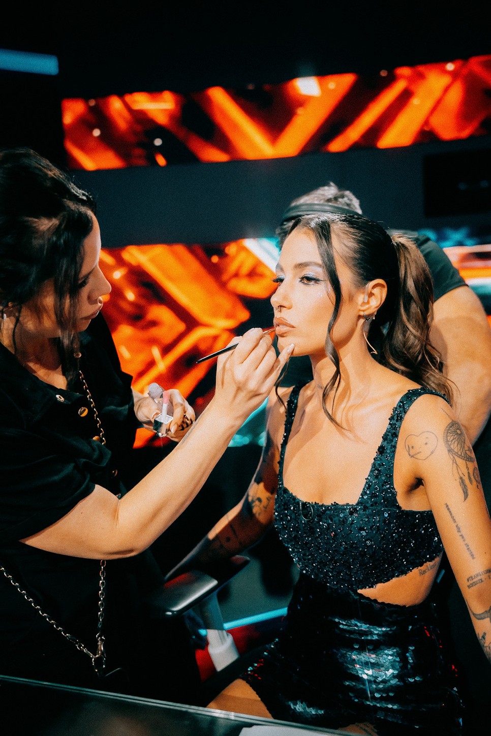 Tóth Andi ruháját flitterek borították