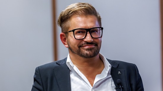 Jákob Zoli: „Nagyon is meg akarok felelni, gyűlölök megbántani másokat és nem szeretek bunkónak tűnni”