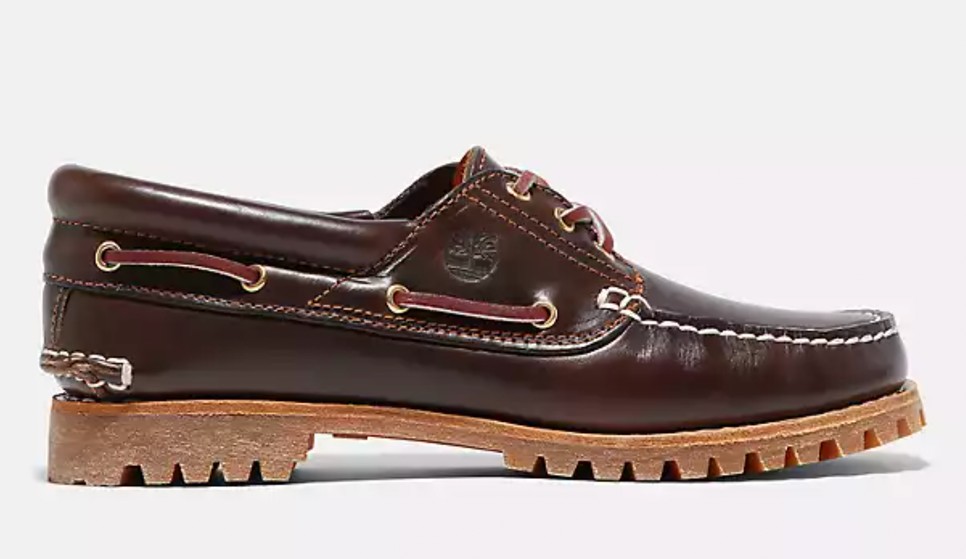 A Timberland minden szezonban sokoldalú és funkcionális vitorlás cipőt kínál, amelyek alkalmasak a szabadidő eltöltésére, de a nagyvárosi hétköznapokra is.