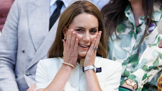 Letaszították a trónról Katalin hercegnét: már nem ő a királyi család legnépszerűbb tagja