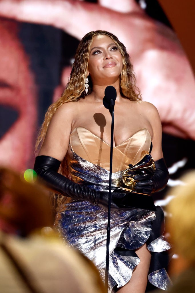 Beyoncé Gucci ruhája megérte a várakozást a Grammy-gálán