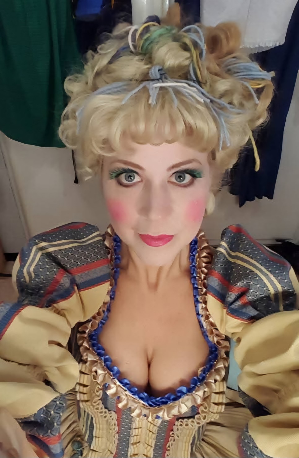 Haumann Petra két testvére közül az egyik színészetet, a másik civil szakmát választott