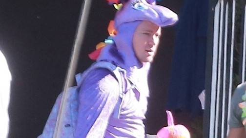 Channing Tatum unikornisnak öltözött kislánya kedvéért!