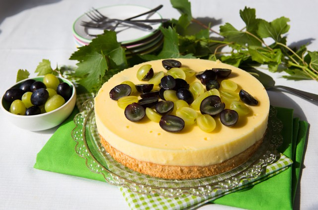 Igazi őszi édesség: fehér boros mousse torta szőlővel