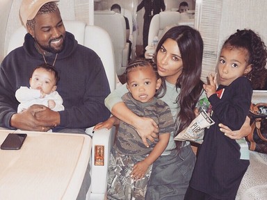 Kim Kardashian pancsoló gyerekei olyan édesek, hogy elolvadsz!