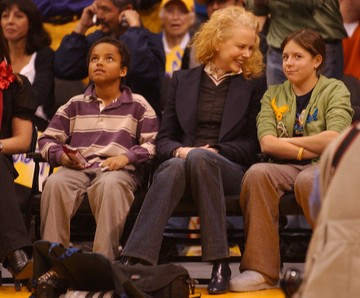 Nagylelkűek, kedvesek, szorgalmasak - Nicole Kidman egy interjúban így emlegette Bellát és Connort, akik saját elmondása szerint nagy szeretetben nőttek fel. A színésznő mindig is nagy családról álmodozott, ám Tom Cruise-zal nem adatott meg neki a gyermekáldás, saját gyermekei (Sunday és Faith) második férjétől, Keith Urbantól születtek. 