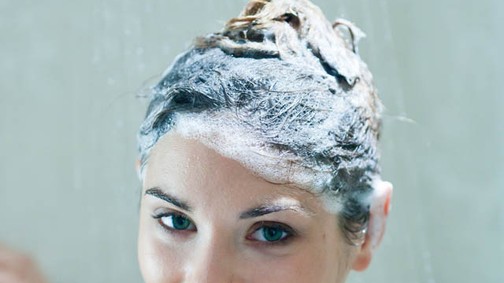 GLAMOUR Frizura - Te tudsz hajat mosni?