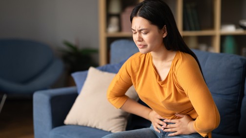 5 dolog, ami az ételeken kívül puffadást okozhat, és sosem gondolnál rá