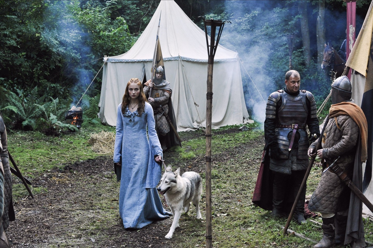 Lady – Trónok harca: Miért kell mindig az állatoknak bűnhődniük? Bár Lady, Sansa rémfarkasának korai kivégzése tökéletesen szimbolizálta azt a rideg és kegyetlen valóságot, amellyel a Stark-lánynak a későbbiekben szembe kellett néznie Királyvárban, mégis borzalmas volt végignézni. Különösen azért, mert egy teljesen ártatlan, hűséges teremtményről volt szó.
