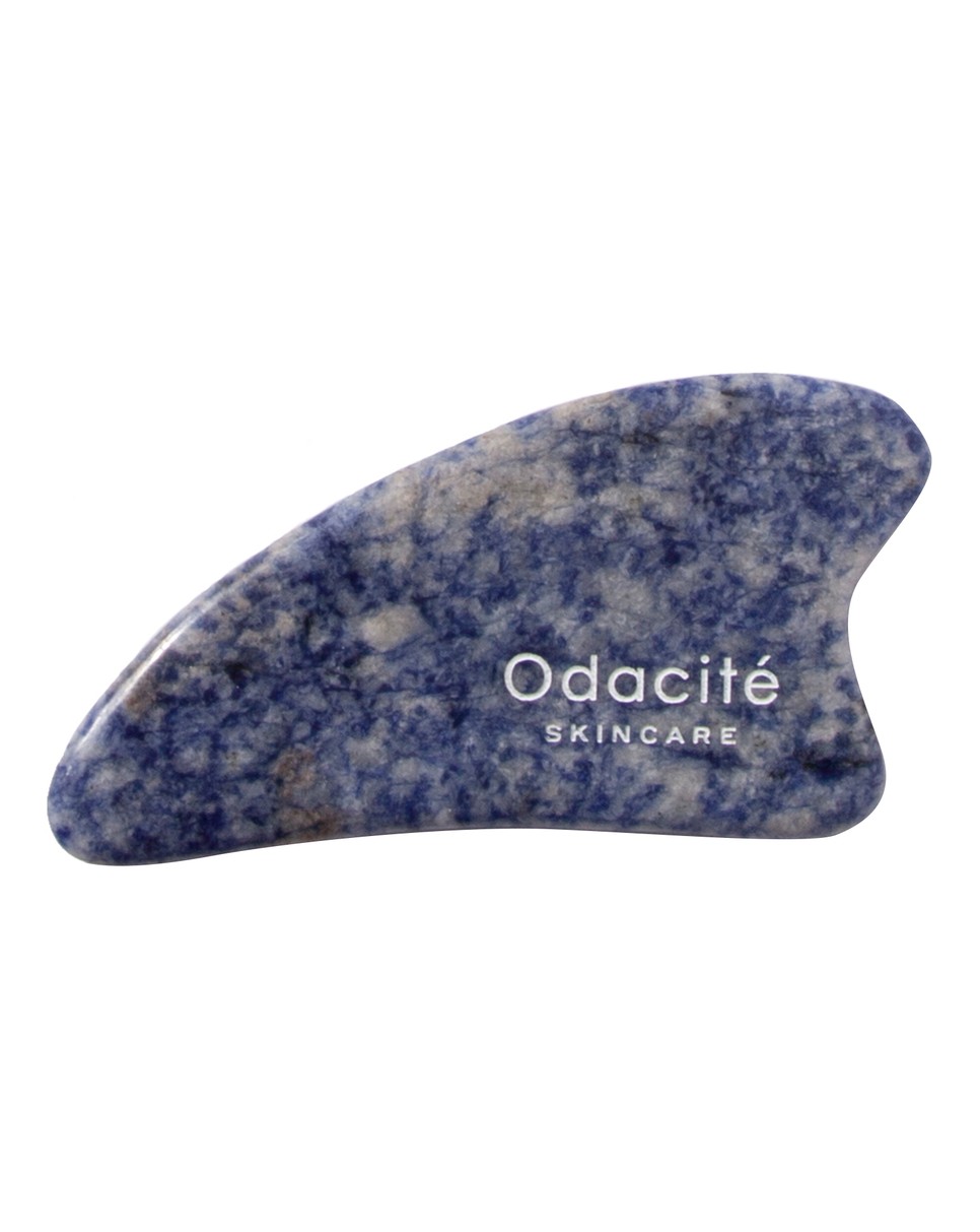 Kék szodalit gua sha ODACITÉ odacite.com