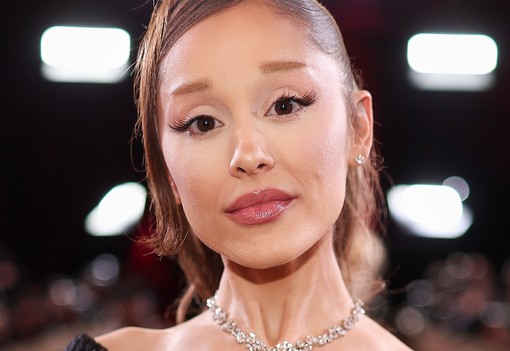 Ariana Grande álomszép ruhája minden képzeletet felülmúl, óriási meglepetést okozott a Golden Globe-on