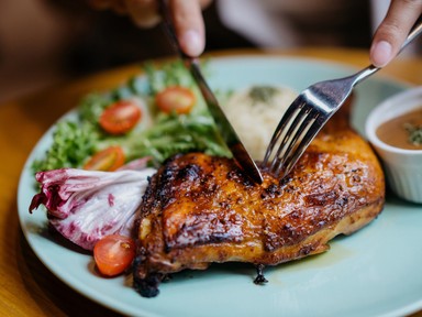 A séfek mindig így használják a sót, sokkal finomabb lesz tőle az étel