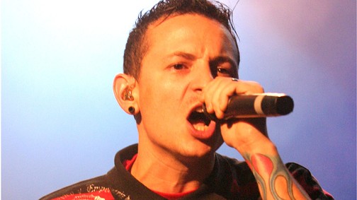 Öngyilkos barátja születésnapján akasztotta fel magát a Linkin Park énekese