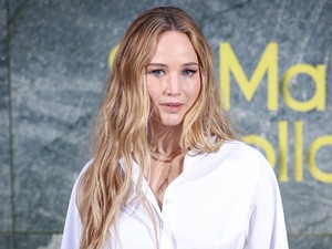 Jennifer Lawrence konkrétan istennőnek öltözött a vörös szőnyegen