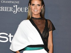 Heidi Klum vérfarkasként trollkodott a saját halloween buliján!