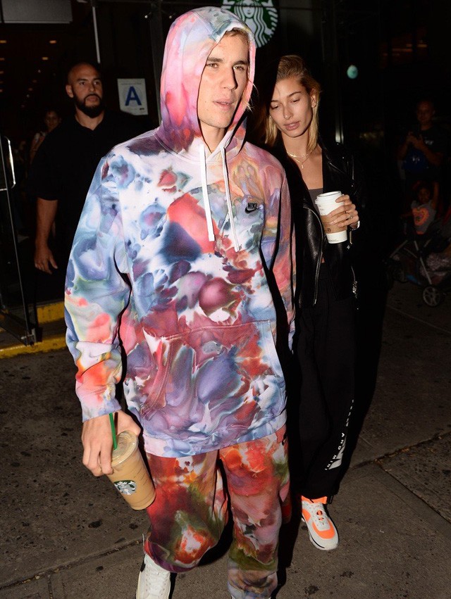 Justin Bieber multicolor melegítőben