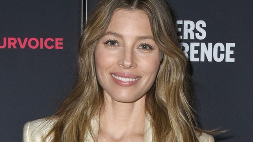 Jessica Biel a leglazább és legsikkesebb anyuka, ezzel a szettel bizonyította: