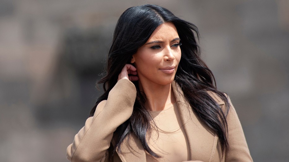 Kim Kardashian Valentin-napi szettjétől megkívánod az édességet