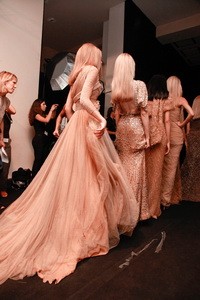 Szexuális zaklatás, drogok - sokkoló adatok a modellekről