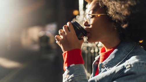 Ez történik a szemeddel, ha kávét iszol