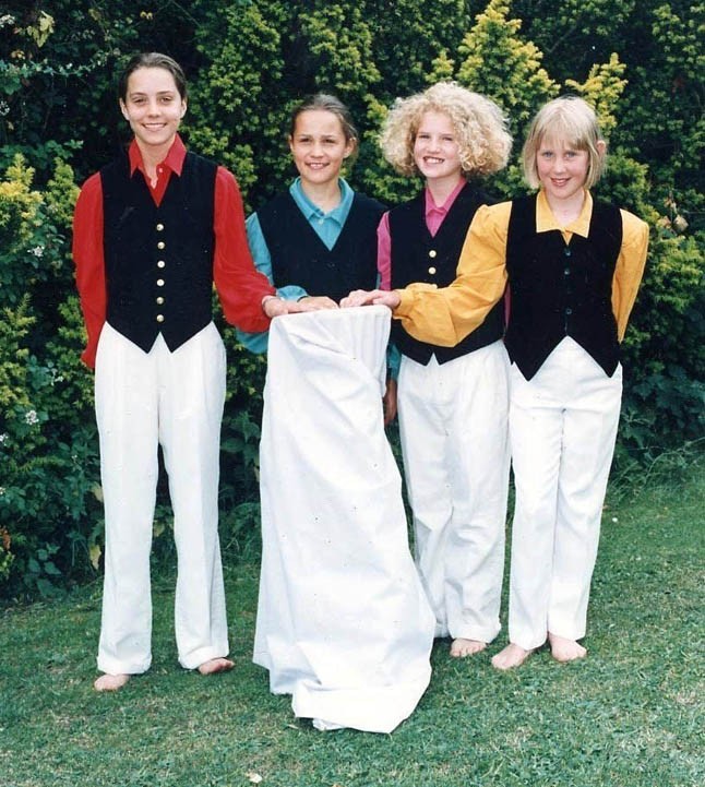 Kamaszként egy családi fotón