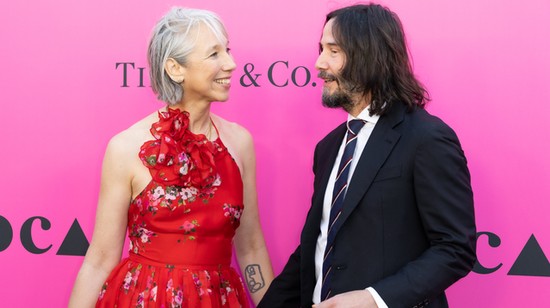 Keanu Reeves barátnője elárulta, milyen ember valójában a színész