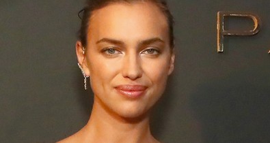 Irina Shayk smink nélkül a konditeremben, a legszexibb edzőszettben