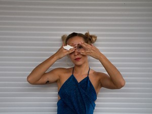 Zsófi ruhája is frizurája is elképesztően vagány